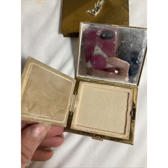 Lot 2 Vintage Volupte Compact For Pressed Powder W/ Mirror Brass 1950s Roses - Picture 10 of 12
